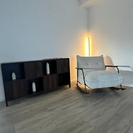 Teratop-living, Grosszuegige 3-zimmer Wohnung, Zentrale Lage, Arbeitsplatz, Geschaeftsreisen, Kurze Und Lange Aufenthalte Apartment