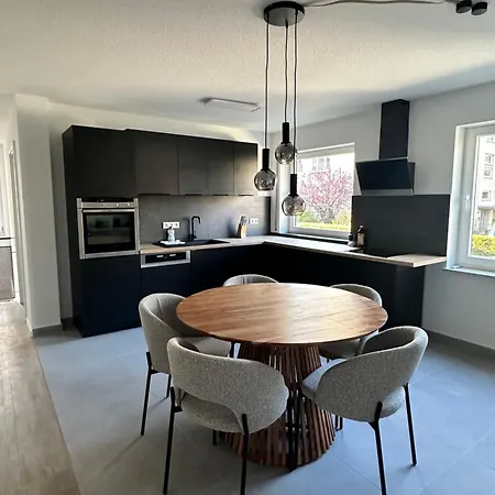 Apartment Teratop-living, Grosszuegige 3-zimmer Wohnung, Zentrale Lage, Arbeitsplatz, Geschaeftsreisen, Kurze Und Lange Aufenthalte Darmstadt