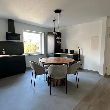 Teratop-living, Grosszuegige 3-zimmer Wohnung, Zentrale Lage, Arbeitsplatz, Geschaeftsreisen, Kurze Und Lange Aufenthalte Appartement
